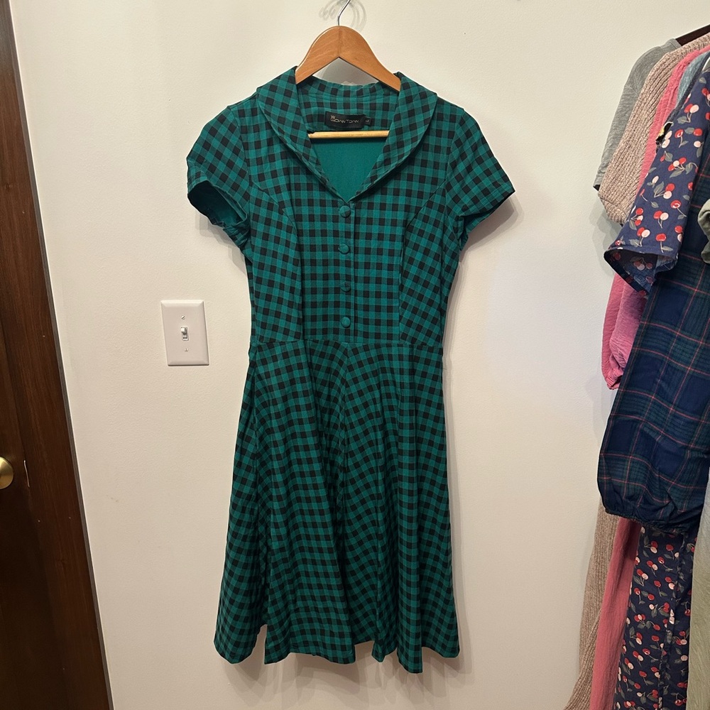 GownTown Retro Vintage Style Dress – Green & Black Gingham, Short Sleeve